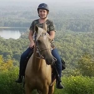 Meet your Posher, Elizabeth